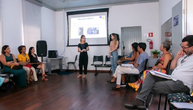 Coordenadores pedagógicos da rede municipal participam de reunião sobre práticas de leitura