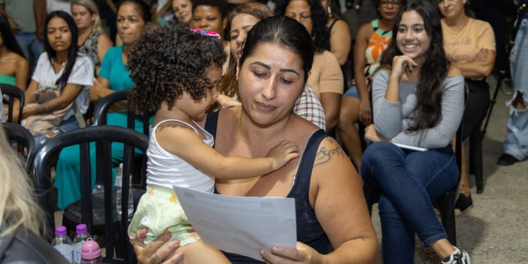 No maior programa habitacional da história de São Sebastião, vice-prefeito Reinaldinho Moreira, anuncia construção de  61 unidades no bairro de Barequeçaba