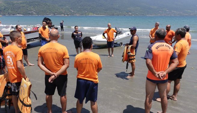 Defesa Civil realiza Treinamento de Resgate e Sobrevivência no Mar para grupos de São Sebastião