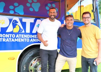 Vice-prefeito Reinaldinho Moreira entrega primeiro Pronto Atendimento e Tratamento Animal Móvel da história de São Sebastião