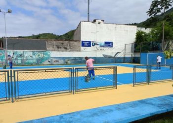 Prefeitura de São Sebastião renova demarcação da quadra do bairro Cigarras