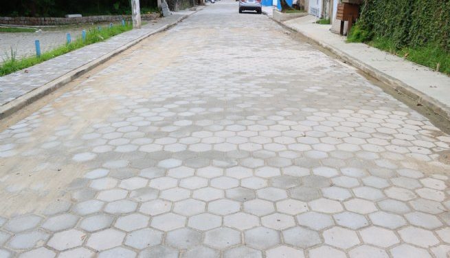 Prefeitura de São Sebastião pavimenta mais vias em Juquehy e Barra do Una