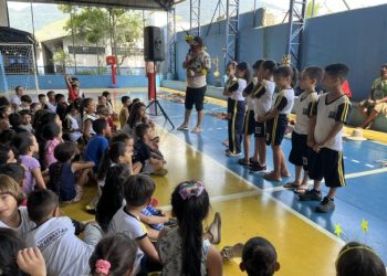 Estudantes da EM Joana Reis, no Canto do Mar, recebem visita de indígenas
