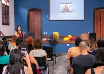 Secretaria da Educação de São Sebastião realiza formação do programa Na Onda da Leitura