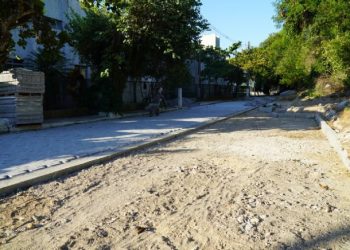 Prefeitura implementa estacionamento próximo à arena esportiva e urbanização junto ao Rancho de Pescadores no Pontal da Cruz