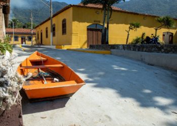 Obras de infraestrutura e revitalização de praça avançam no bairro São Francisco