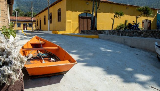 Obras de infraestrutura e revitalização de praça avançam no bairro São Francisco