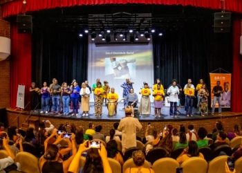 Secretaria da Educação promove palestra sobre origens africanas e educação antirracista