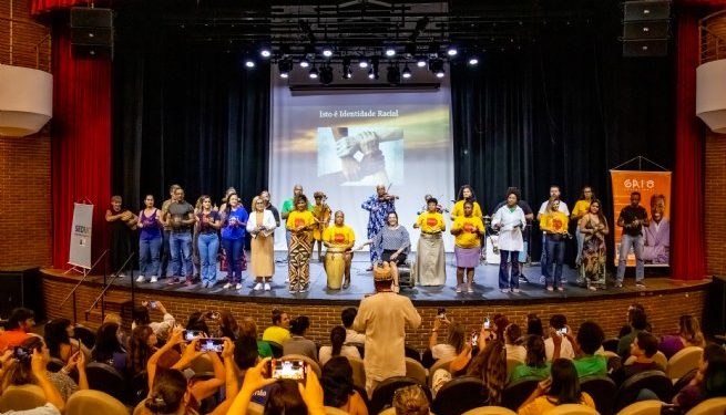 Secretaria da Educação promove palestra sobre origens africanas e educação antirracista