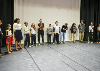 Selecionados para o Festival Estudantil da Voz de São Sebastião participam de workshop formativo
