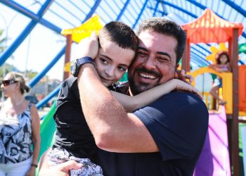 Prefeito Felipe Augusto inaugura dois novos parques infantis na Praça Pôr do Sol, em Boiçucanga