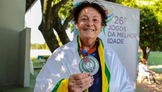 Tenista de São Sebastião ganha prata na 26ª edição dos Jogos da Melhor Idade