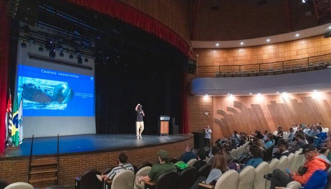 Profissionais do segmento náutico participam da Oficina de Boas Práticas para Observação de Baleias Jubarte e Outros Cetáceos em São Sebastião