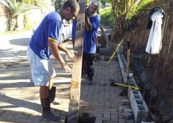 Prefeitura de São Sebastião inicia instalação de novo ponto de ônibus na Vila Barreira