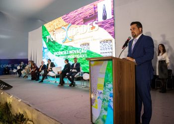 Prefeito Felipe Augusto abre 7º Conexidades em São Sebastião com presença de autoridades