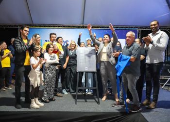 Prefeito Felipe Augusto e vice Reinaldinho Moreira inauguram maior auditório de São Sebastião na Costa Norte
