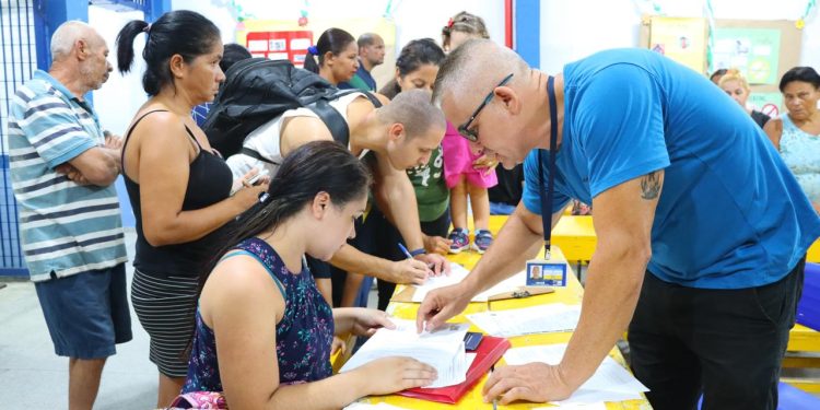 Prefeitura faz reunião comunitária de regularização fundiária na Enseada