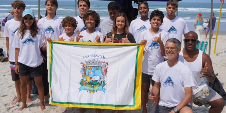 Etapa decisiva do Circuito Hang Loose Surf Attack 2024 tem show de manobras na Praia de Cambury