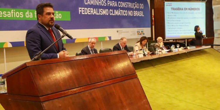 Felipe Augusto destaca, em Brasília, da resiliência de São Sebastião na pós-catástrofe