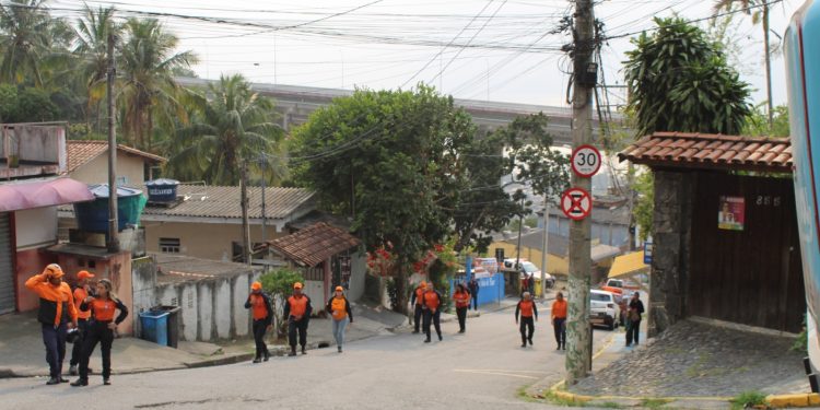 Defesa Civil realiza último simulado de evacuação de área de risco no Canto do Mar