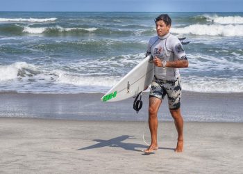 2ª Etapa da Tríplice Coroa do Circuito Sebastianense de Surf tem show de manobras de atletas locais na Praia de Cambury