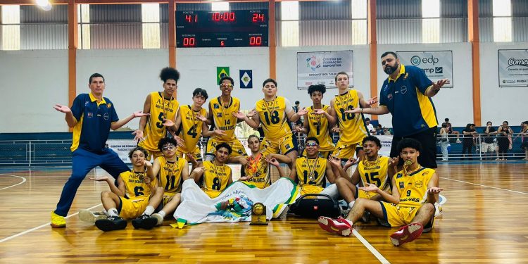 Equipe de basquete Sub-16 de São Sebastião é bicampeã do Campeonato Paulista do Interior