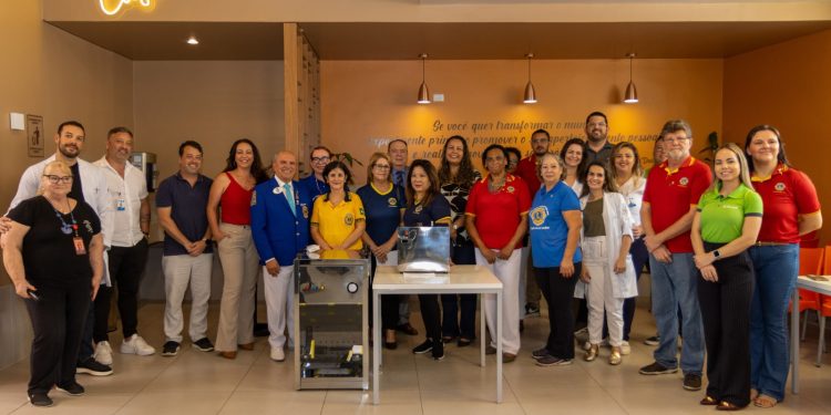 Lions Clube Internacional e Sicredi realizam doações ao HCSS