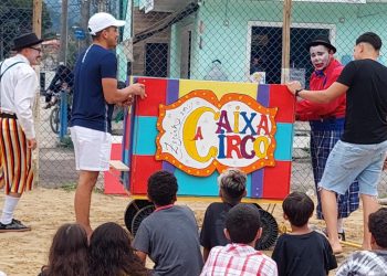 Espetáculo “A Caixa-Circo” encanta público e segue para Costa Norte de São Sebastião neste final de semana
