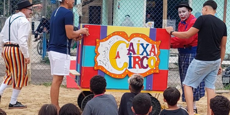 Espetáculo “A Caixa-Circo” encanta público e segue para Costa Norte de São Sebastião neste final de semana