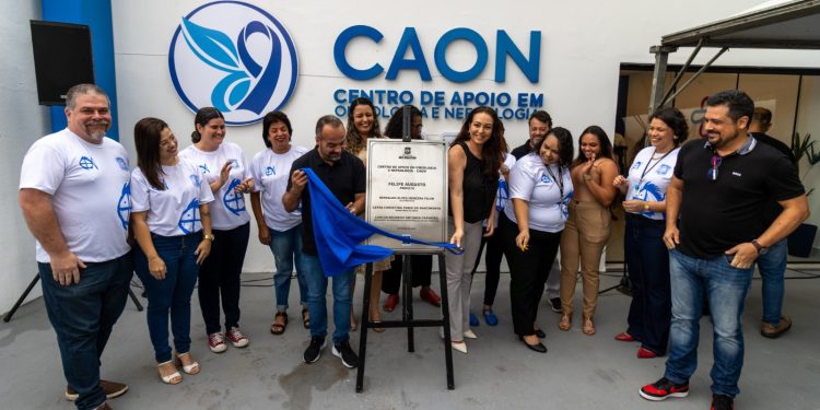 Prefeito Felipe Augusto inaugura Centro de Oncologia e Nefrologia em São Sebastião