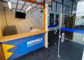 Prefeito Felipe Augusto inaugura Clínica Reforça em São Sebastião, oferecendo tratamento inovador para pacientes com dores crônicas