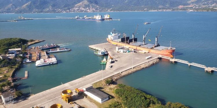 Porto de São Sebastião credencia pátios para caminhões para melhorar atendimento e agilizar trânsito 