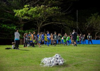 Prefeitura de São Sebastião entrega iluminação de LED no Campo de Futebol do Morro do Abrigo