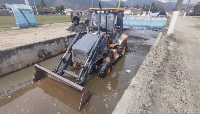 Prefeitura de São Sebastião intensifica ações de limpeza e desobstrução de canais de drenagem de Costa Sul à Norte por causa do alerta de chuvas
