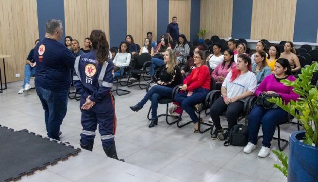 Monitores e gestores de creches passam por formação em primeiros socorros