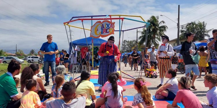 O Castelo das Artes segue com apresentações gratuitas do espetáculo “Zezinho em: a Caixa-Circo”