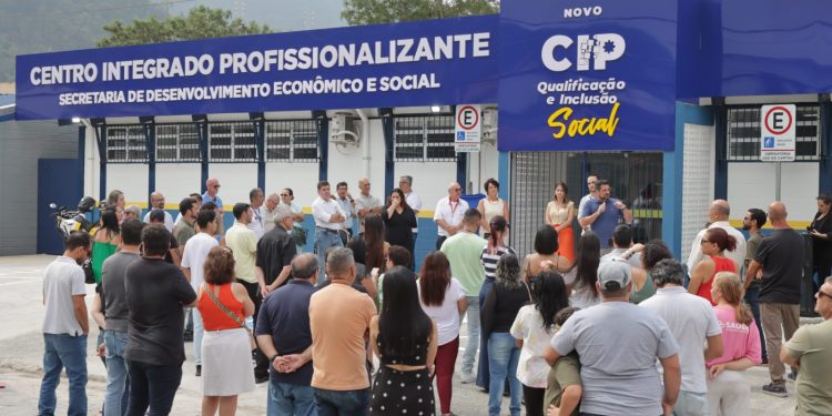 Prefeito Felipe Augusto entrega reforma do CIP e amplia oportunidades de capacitação em São Sebastião