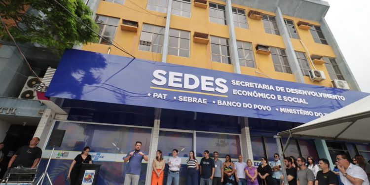 Prefeitura de São Sebastião entrega novo prédio do PAT, Sebrae, Banco do Povo e Ministério do Trabalho