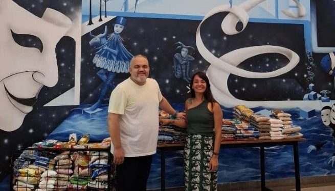 Fundass doa à paróquia 338 kg de alimentos arrecadados com ingressos solidários em espetáculos no Teatro Municipal