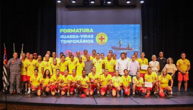 Guarda-vidas temporários contratados pela prefeitura aumentam segurança nas praias de São Sebastião