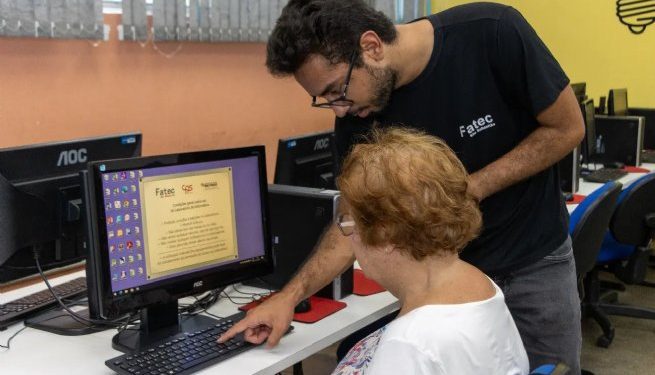 Prefeitura de São Sebastião forma mais de 20 idosos em Curso de Inclusão Digital