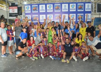 Equipes de categorias de base dão show em finais da Copa Super Craques