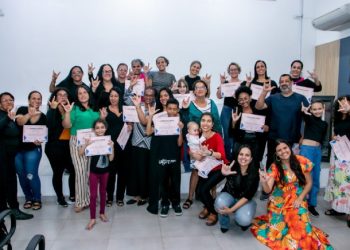 Secretaria da Educação de São Sebastião forma alunos em curso básico de Libras