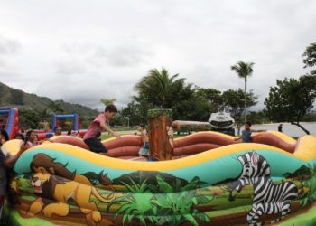 Fundo Social de São Sebastião promove ‘Natal Divertido’ em nova data na Rua da Praia
