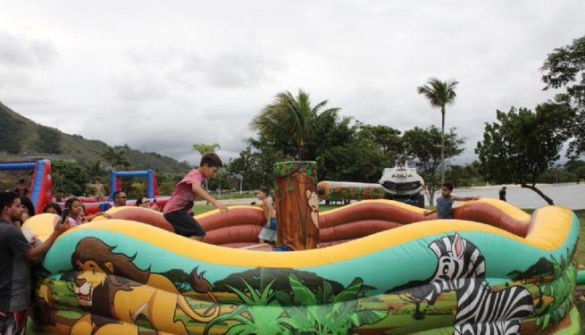 Fundo Social de São Sebastião promove ‘Natal Divertido’ em nova data na Rua da Praia