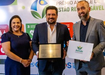 Felipe Augusto recebe prêmio por gestão inovadora à frente de São Sebastião