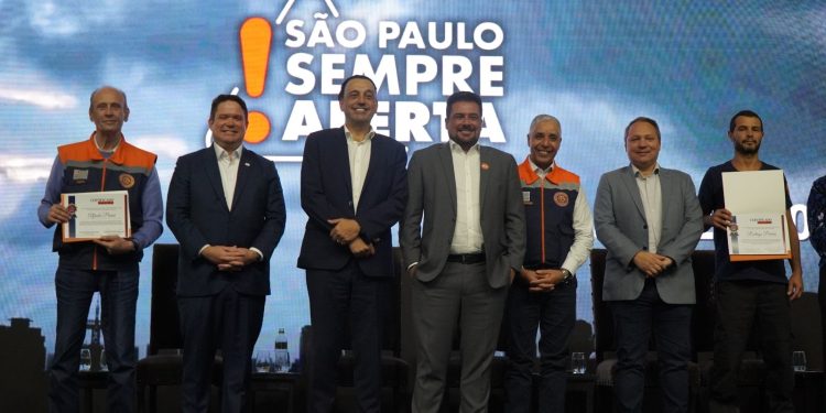 Felipe Augusto destaca avanços no combate a desastres naturais durante campanha “SP Sempre Alerta”