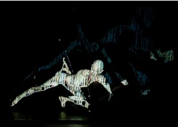 Espetáculo gratuito de dança, artes visuais, performance e tecnologia  chega a São Sebastião e a Caraguatatuba 