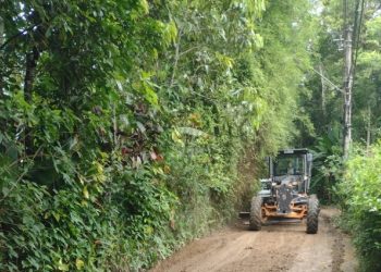 Regional Boiçucanga realiza serviços de perenização e nivelamento no Sertão de Cambury
