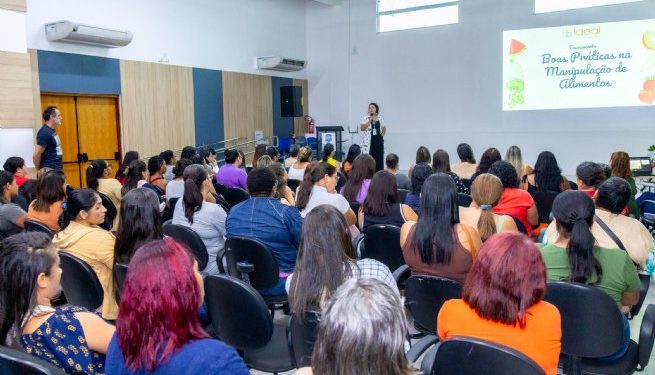 Prefeitura promove capacitação para cozinheiras da alimentação escolar da rede municipal de ensino